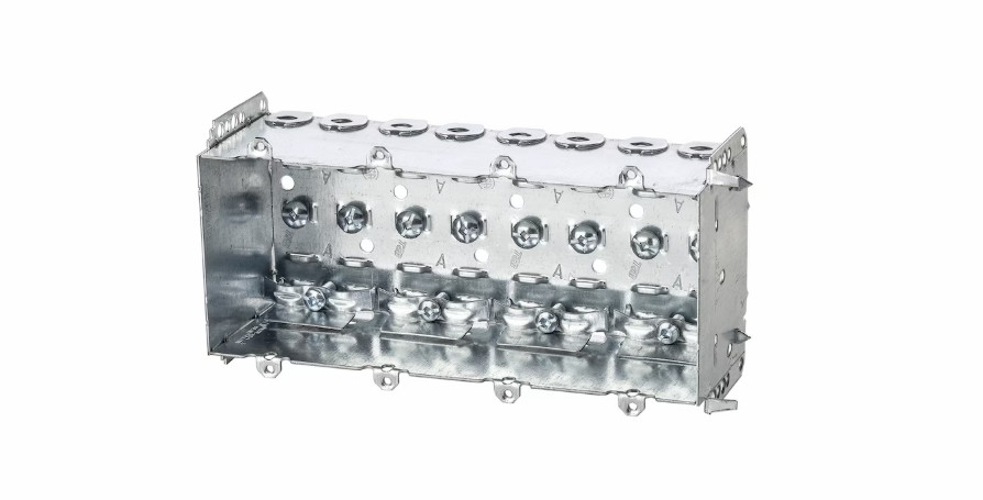 TRIPLE GANG BOX SOLID (2104-LLE3)